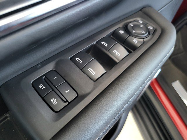Used 2024 GMC Yukon XL SLT w/ SLT Luxury Package AWD/4WD image 22