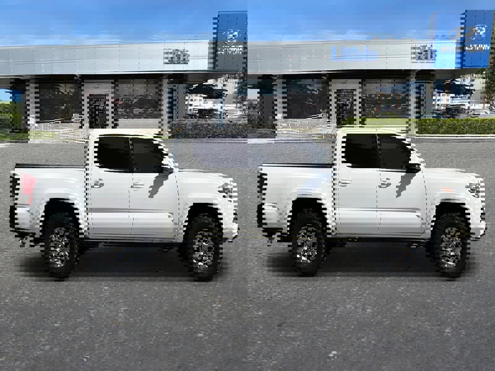 Used 2016 Toyota Tacoma SR5 w/ SR5 Appearance Package (SN) image 9