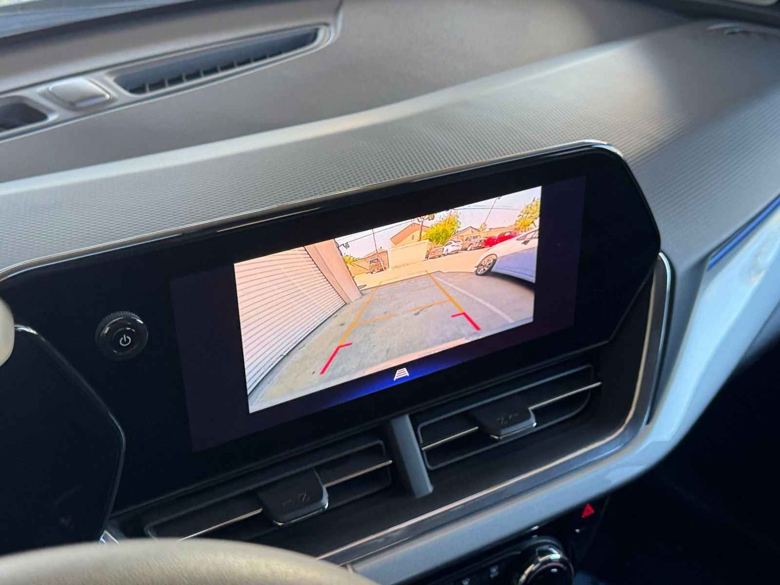 Used 2025 Chevrolet Trax LT image 23