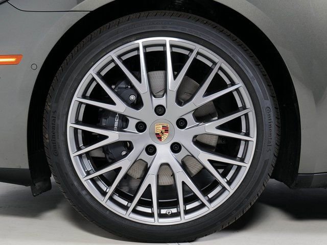 New 2025 Porsche Panamera 4 image 28