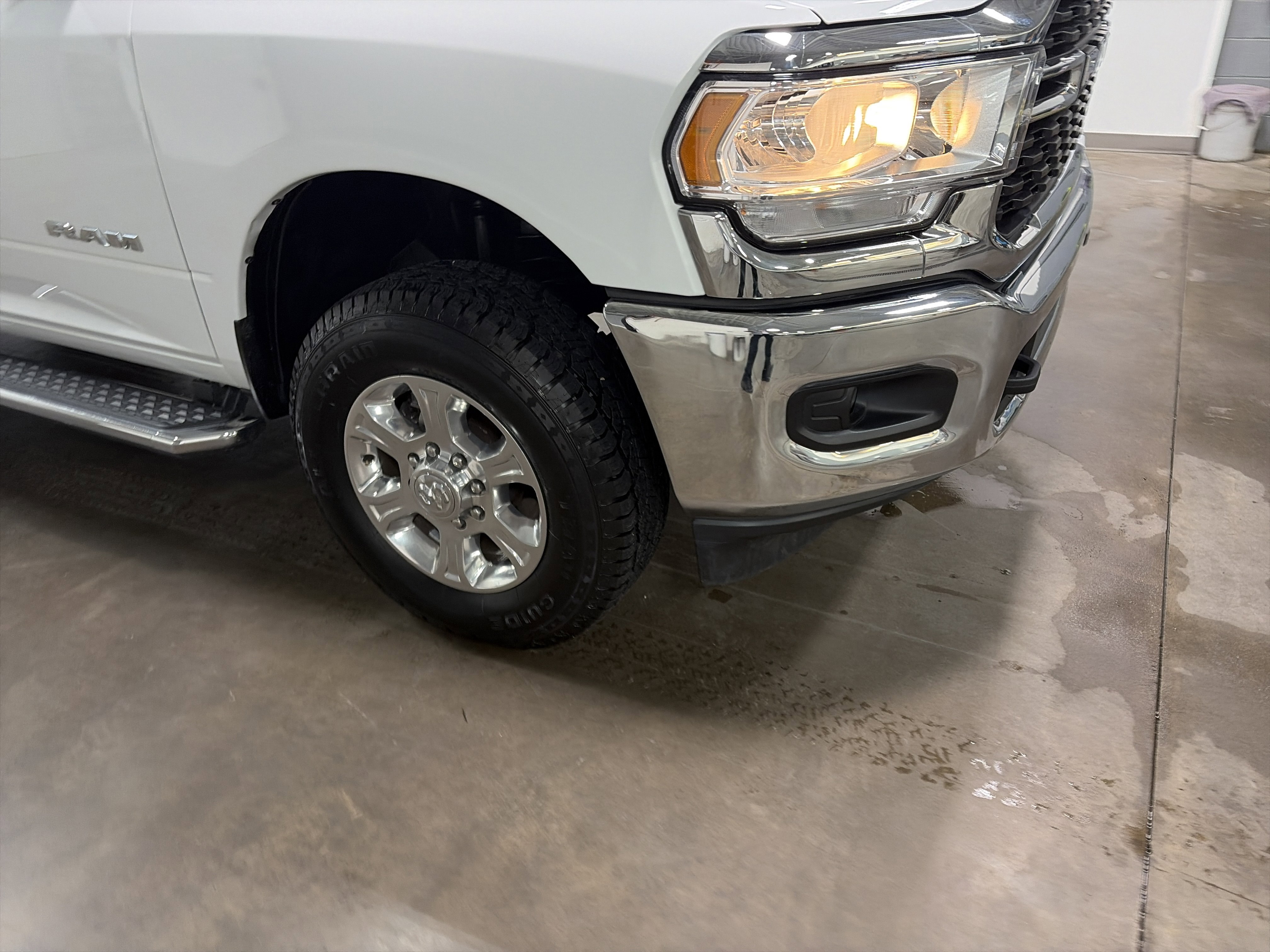 Used 2024 RAM 2500 Big Horn AWD/4WD image 34