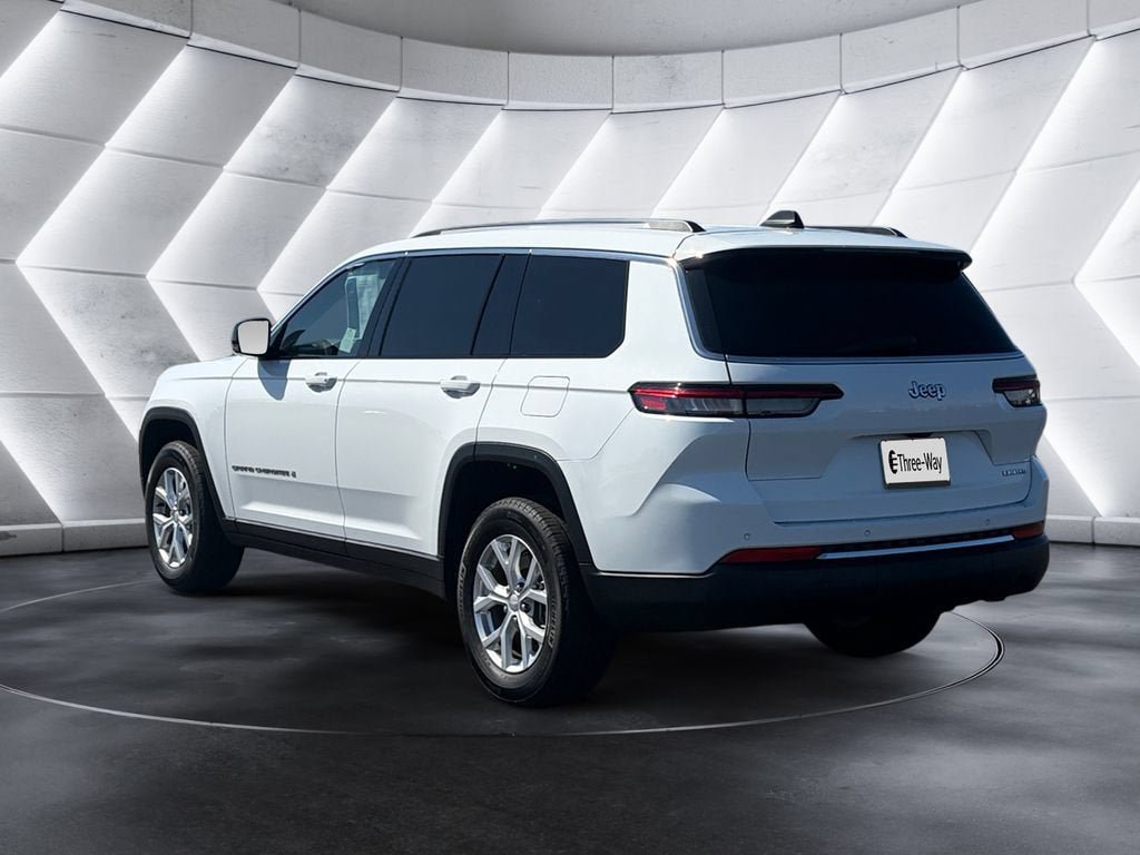 Used 2023 Jeep Grand Cherokee L Limited RWD image 3