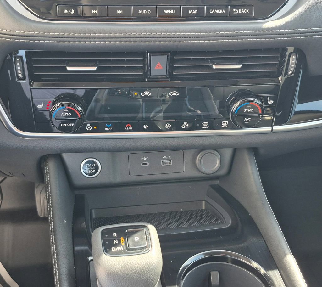 Used 2023 Nissan Rogue SL w/ SL Premium Package image 11