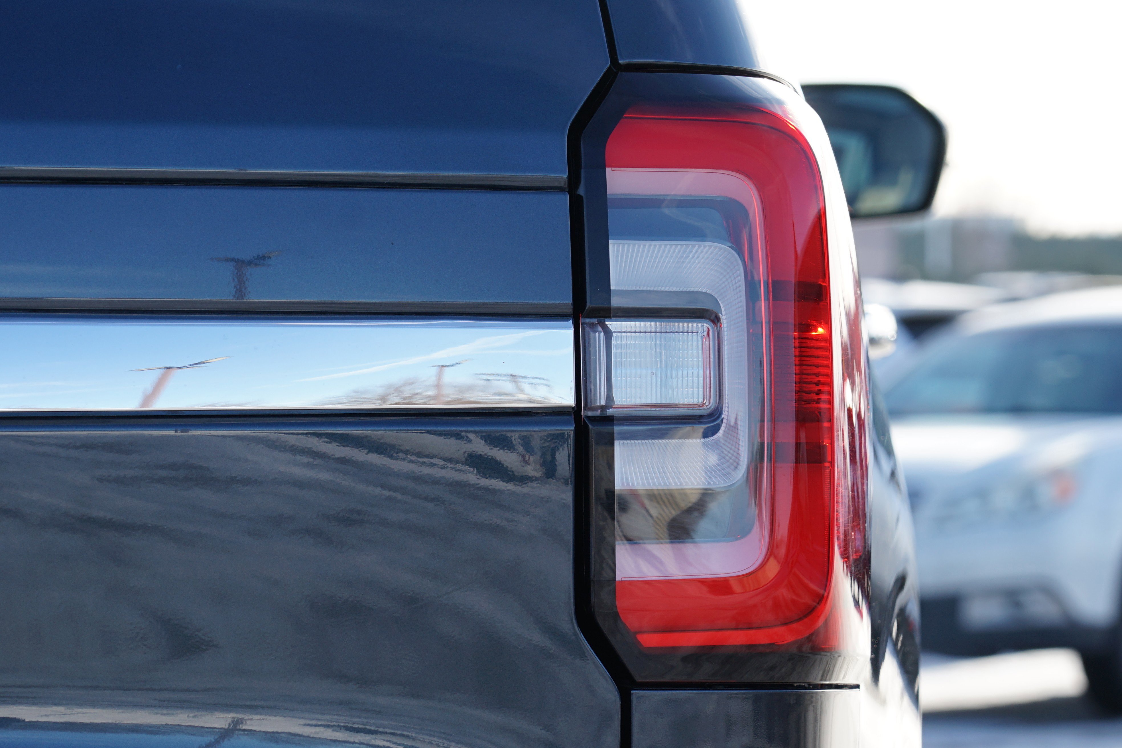 Used 2022 Ford Expedition Limited image 12