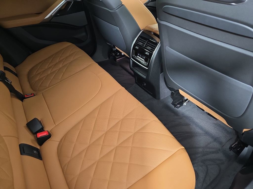 New 2026 BMW X6 xDrive40i image 10