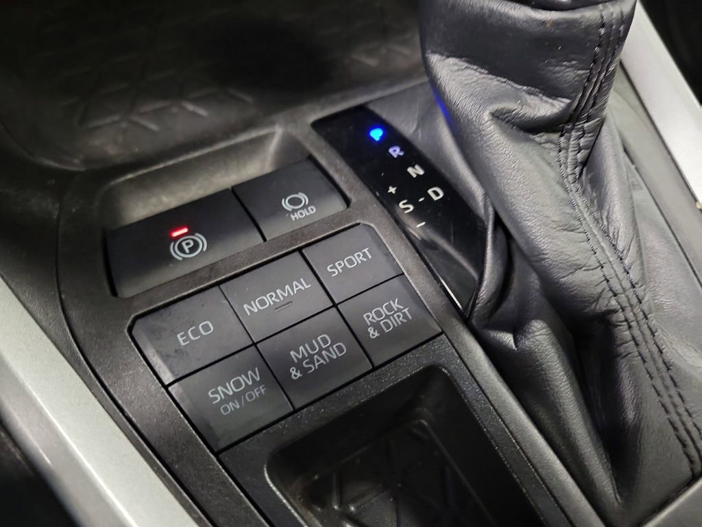 Used 2023 Toyota RAV4 XLE image 16
