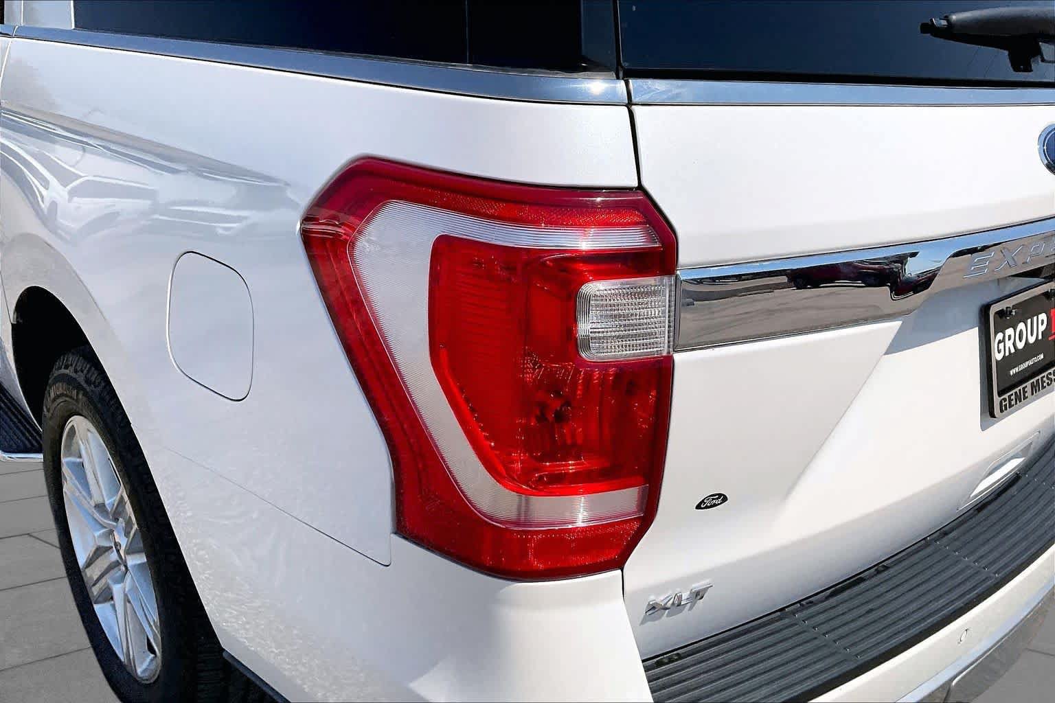 Used 2019 Ford Expedition Max XLT w/ Equipment Group 202A AWD/4WD image 28