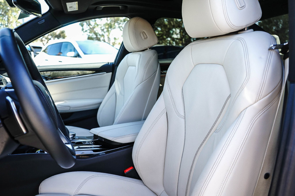 Certified 2023 BMW 540i w/ Convenience Package RWD image 17