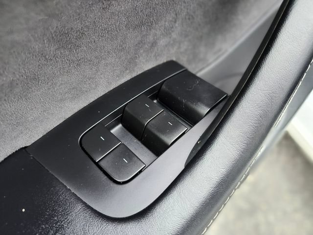 Used 2022 Tesla Model 3 Performance AWD/4WD image 17