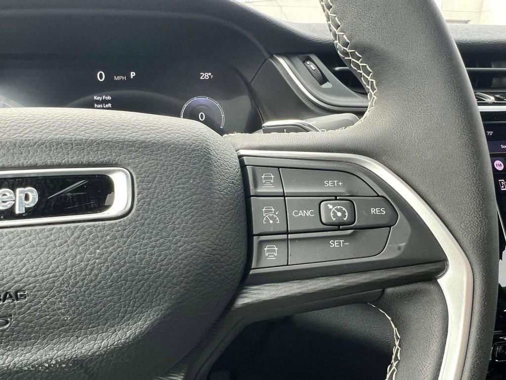 Used 2025 Jeep Grand Cherokee L Laredo AWD/4WD image 29