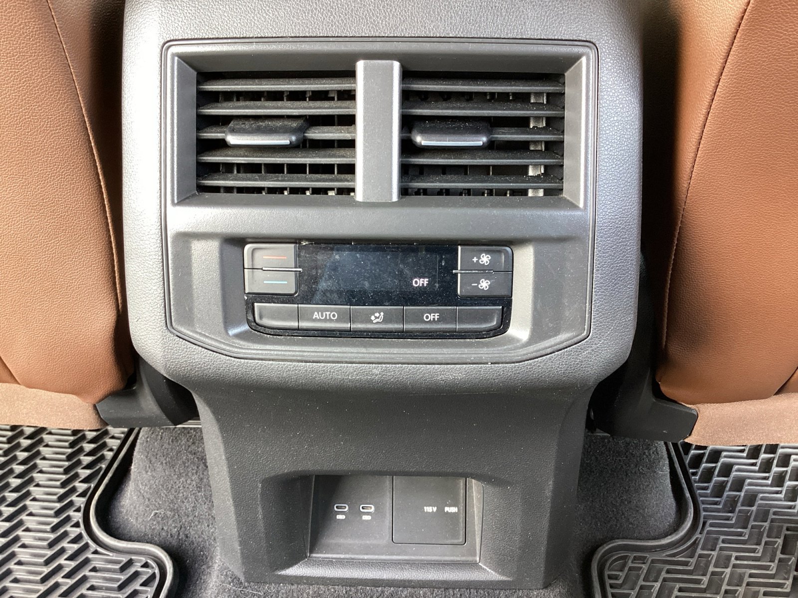 Used 2023 Volkswagen Atlas SEL R-Line image 31