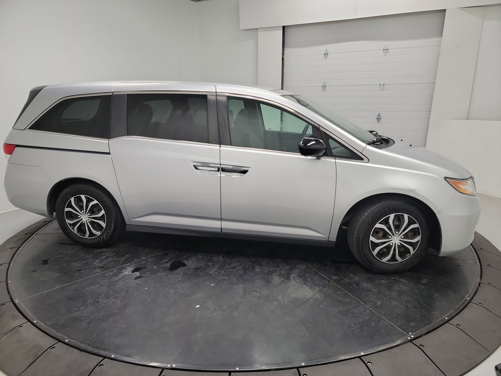 Used 2015 Honda Odyssey LX image 11