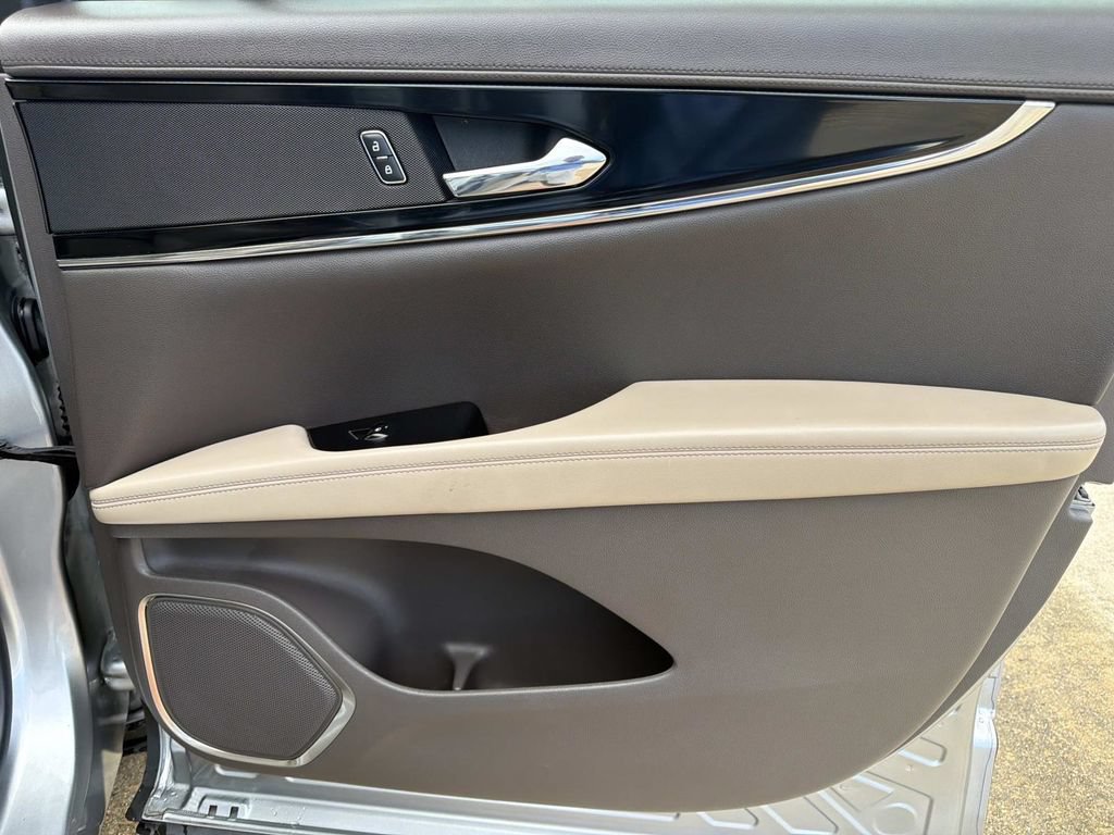 Certified 2023 Lincoln Nautilus Reserve FWD image 15