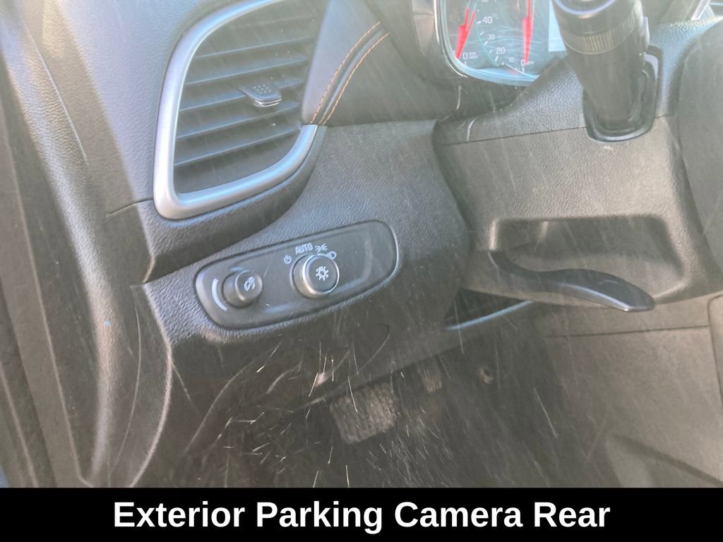 Used 2020 Chevrolet Trax LT w/ LT Convenience Package image 17