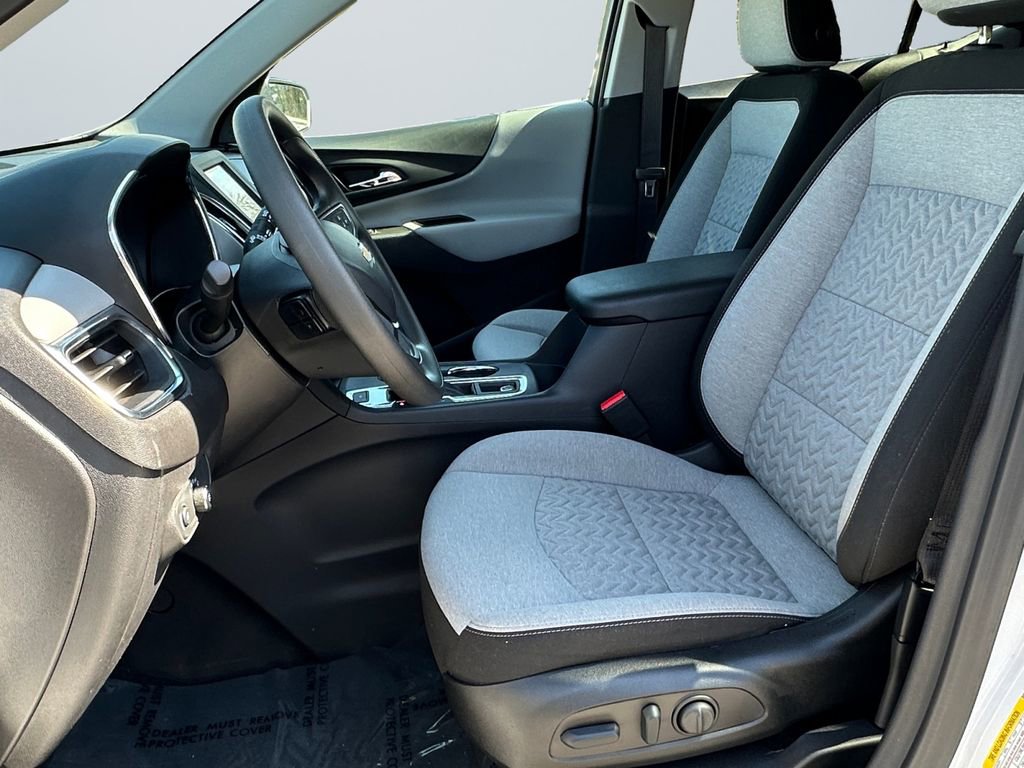 Used 2024 Chevrolet Equinox LS w/ LS Convenience Package image 9