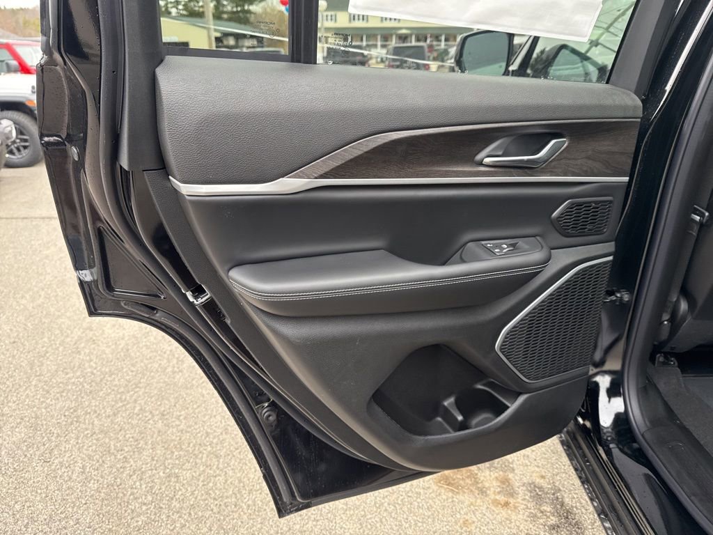 New 2026 Jeep Grand Cherokee Limited image 26