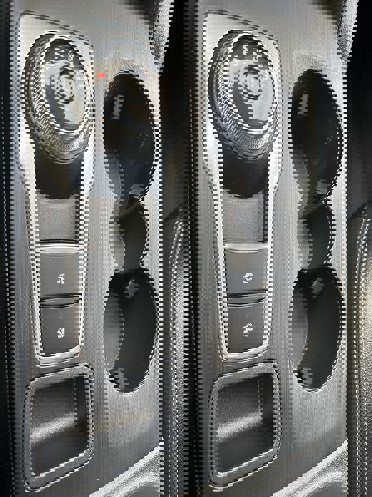 Used 2023 Ford Escape Platinum w/ Premium Technology Package image 29