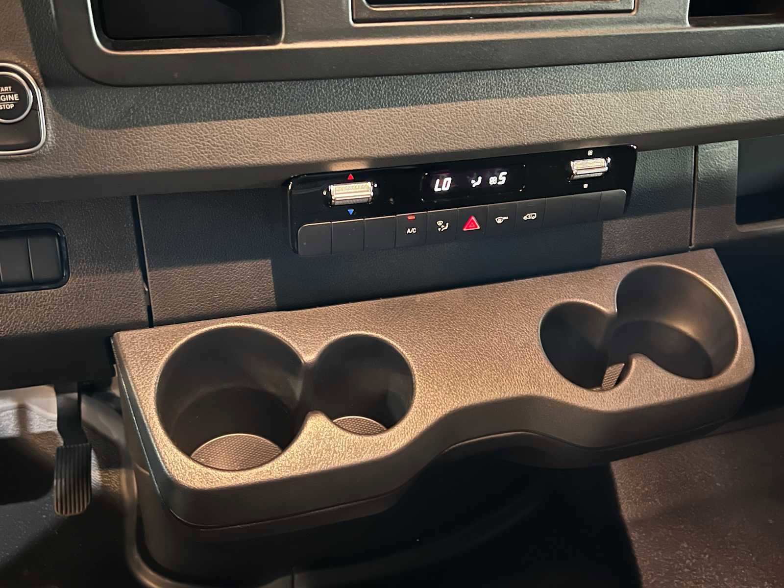 Used 2025 Mercedes-Benz Sprinter 2500 image 30