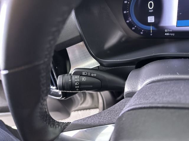 Used 2023 Volvo XC40 B5 Core image 50