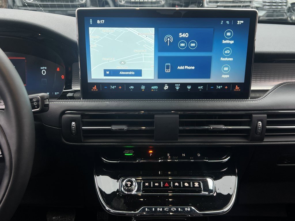 Certified 2025 Lincoln Corsair AWD image 17