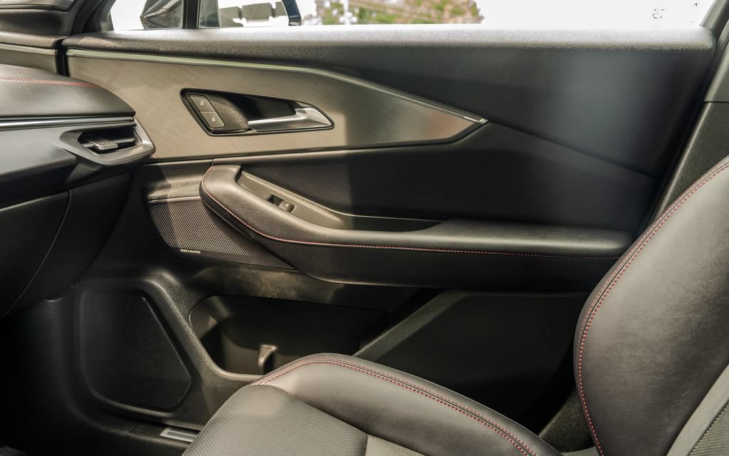 Used 2024 Acura ZDX A-Spec RWD image 13