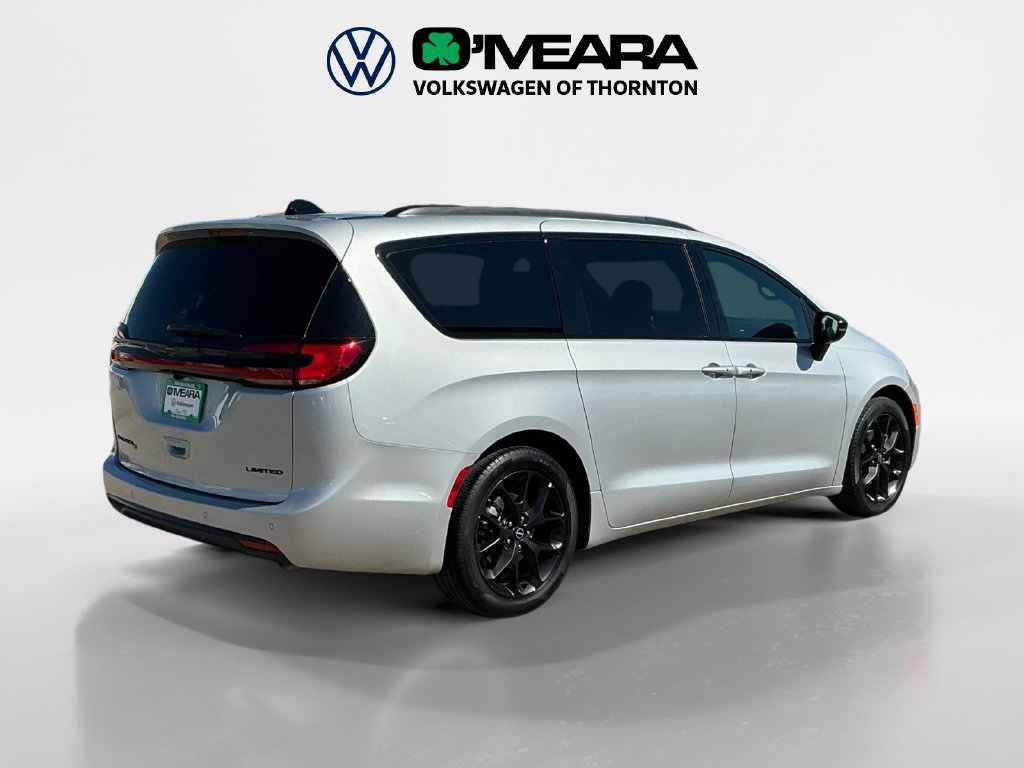 Used 2026 Chrysler Pacifica Limited w/ S Appearance Package FWD image 5