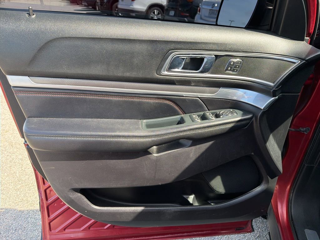 Used 2018 Ford Explorer Sport w/ Equipment Group 401A image 12