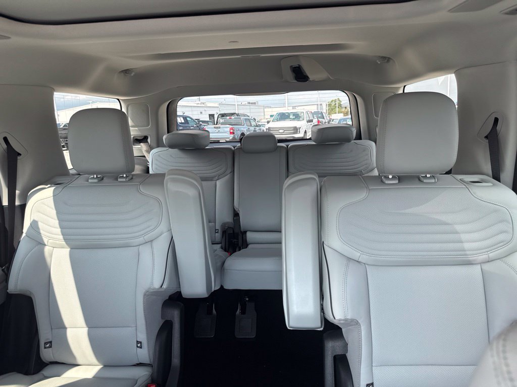 New 2027 Ford Expedition Platinum w/ Platinum Ultimate Package AWD/4WD image 20