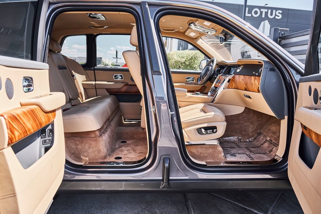 Used 2020 Rolls-Royce Cullinan AWD/4WD image 18