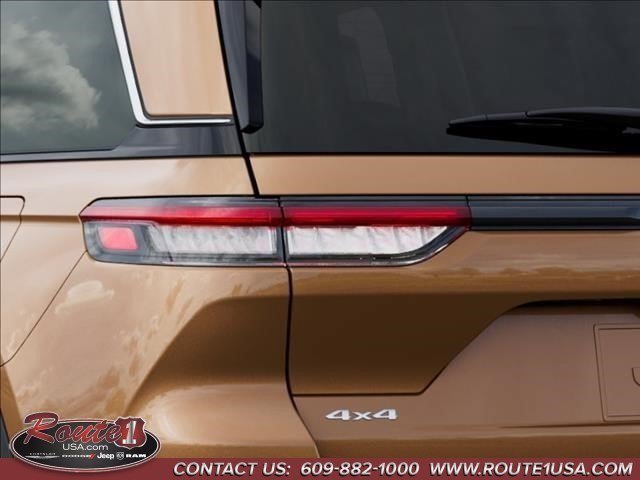 New 2026 Jeep Grand Cherokee Limited w/ Luxury Tech Group II AWD/4WD image 10