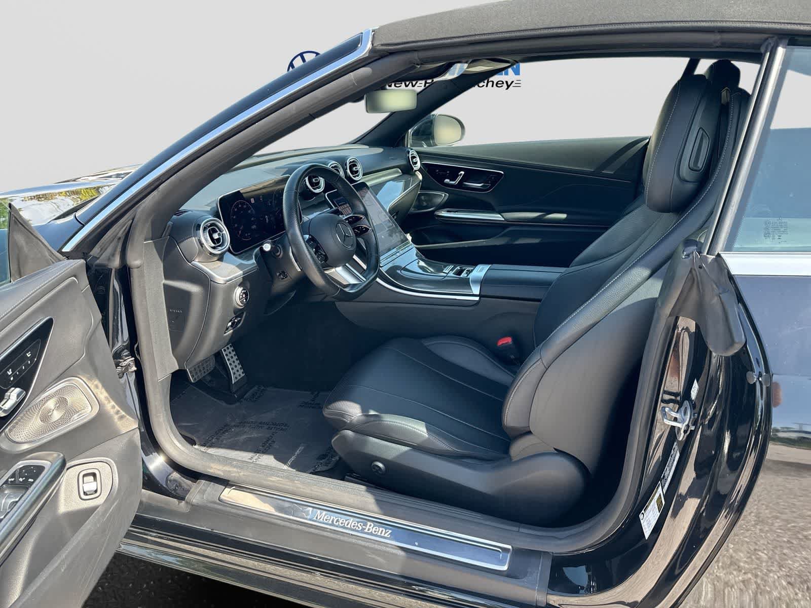 Used 2025 Mercedes-Benz CLE 300 4MATIC Cabriolet image 10
