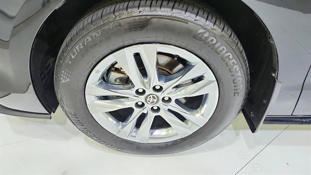 Used 2025 Toyota Sienna XLE w/ XLE Plus Package AWD/4WD image 38