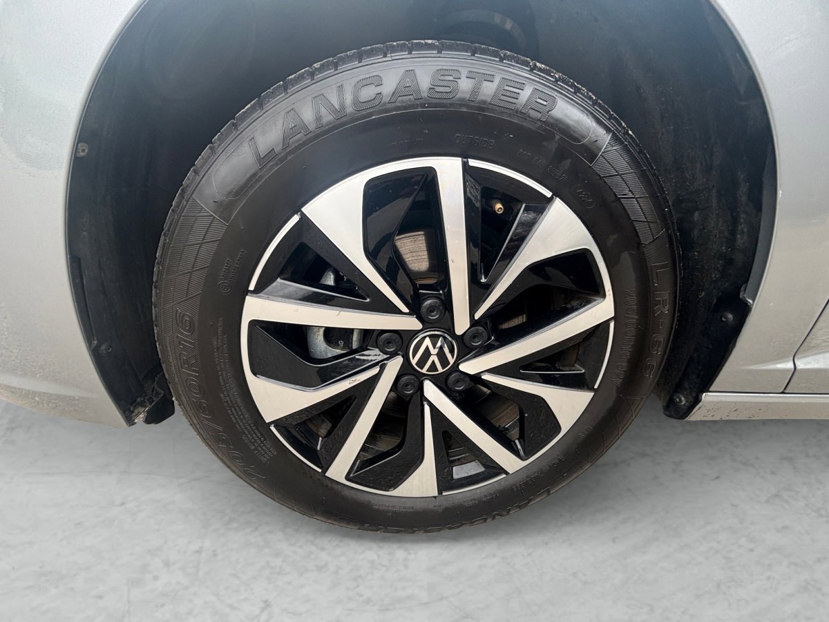 Used 2024 Volkswagen Jetta S image 28