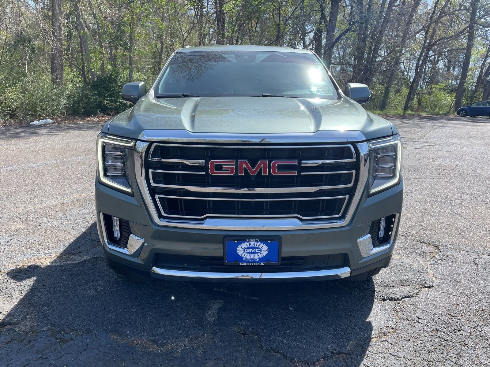 Used 2024 GMC Yukon SLT w/ SLT Luxury Package image 8