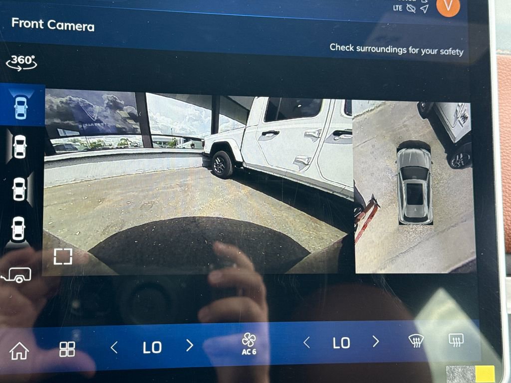 New 2025 VinFast VF 8 Plus AWD/4WD image 31