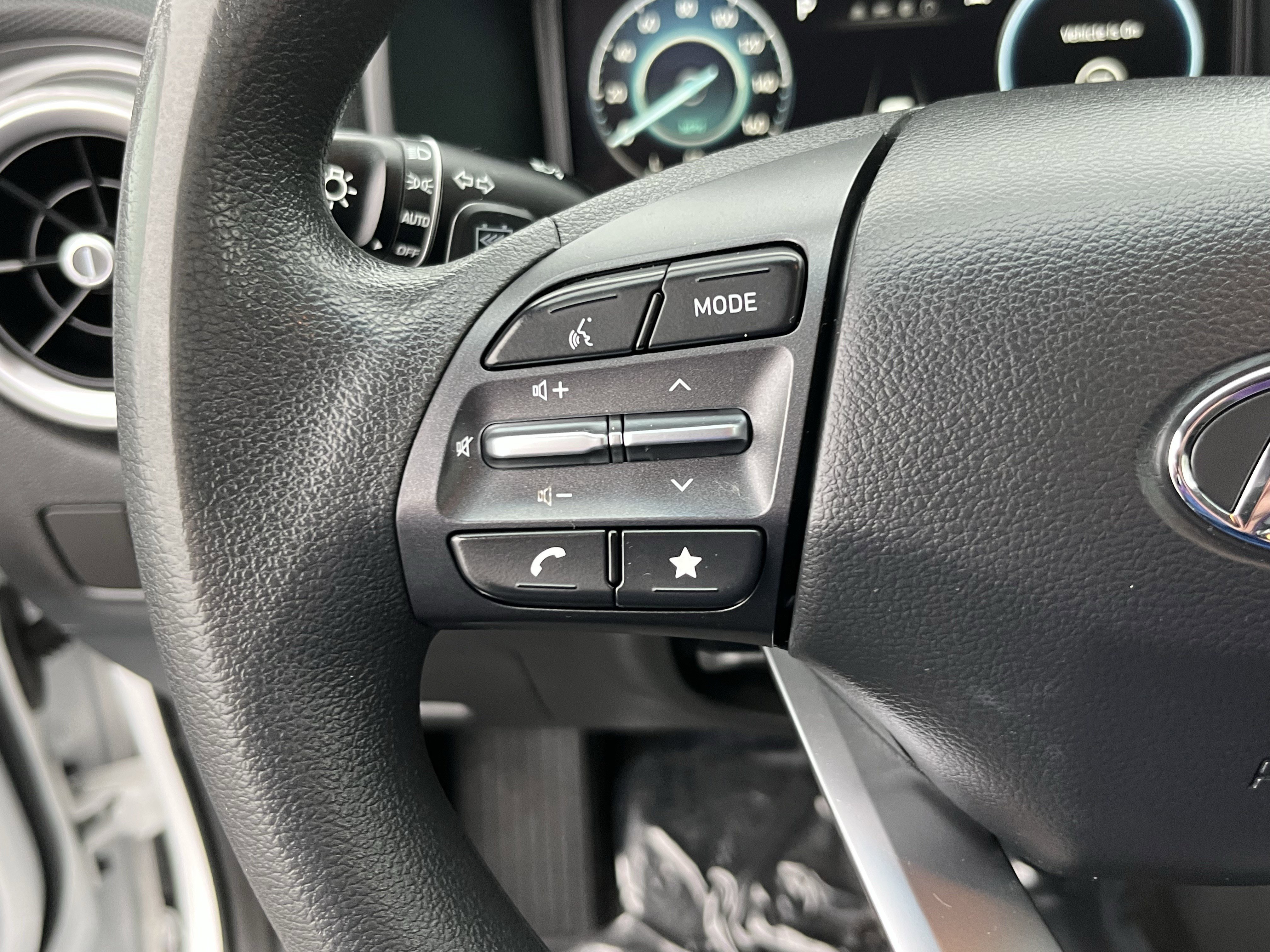 Certified 2023 Hyundai Kona SE image 18