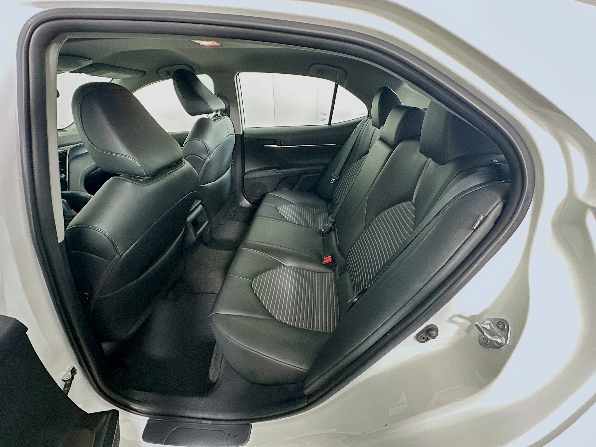 Used 2023 Toyota Camry SE FWD image 25