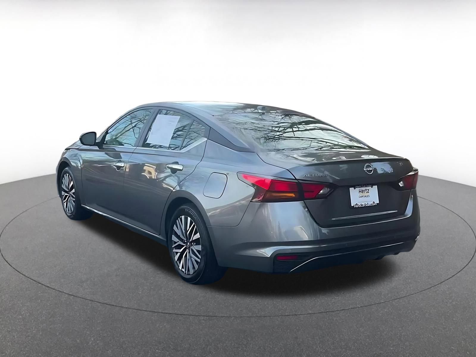 Used 2025 Nissan Altima 2.5 SV image 11