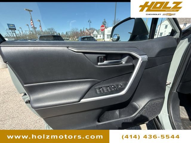 Used 2019 Toyota RAV4 XLE image 20