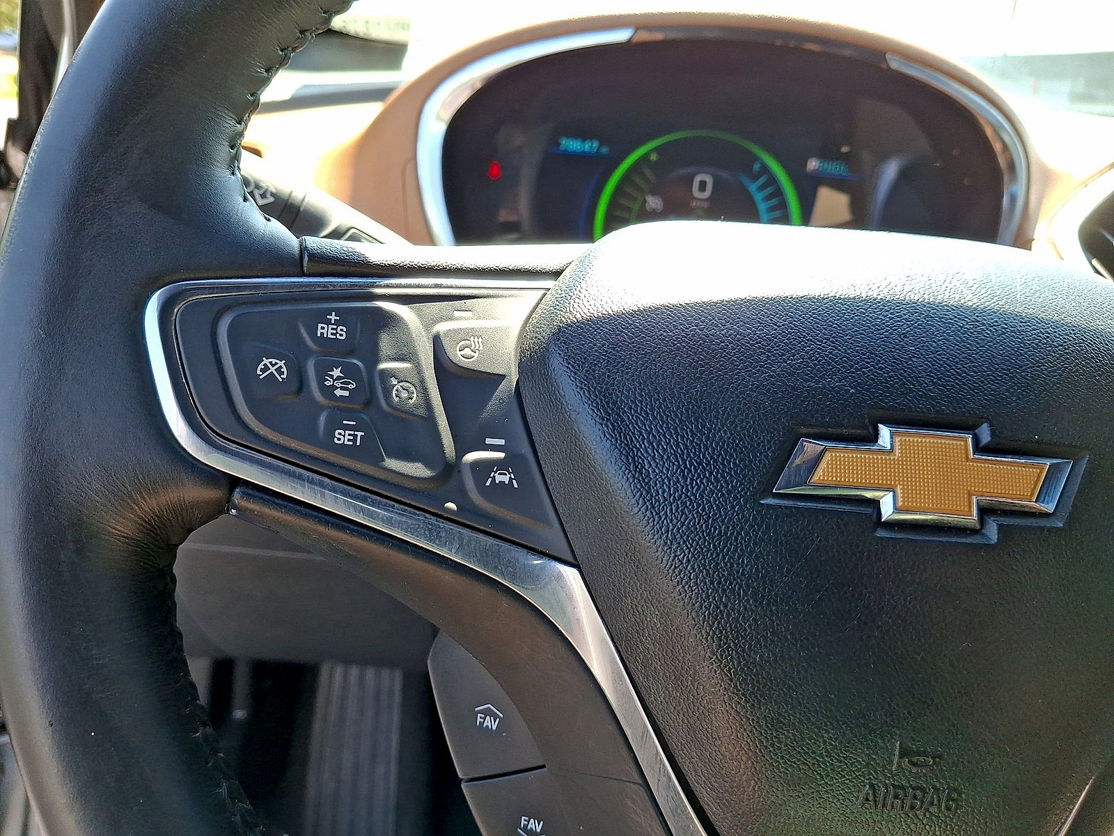 Used 2017 Chevrolet Volt Premier w/ Driver Confidence II Package FWD image 17