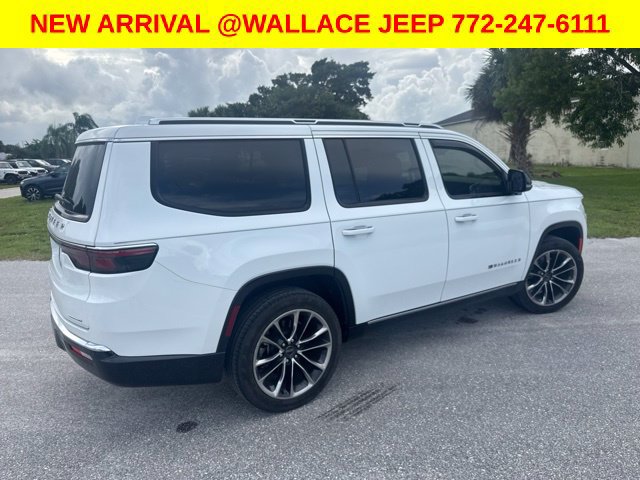 Used 2023 Jeep Wagoneer Series III w/ Premium Group I RWD image 5