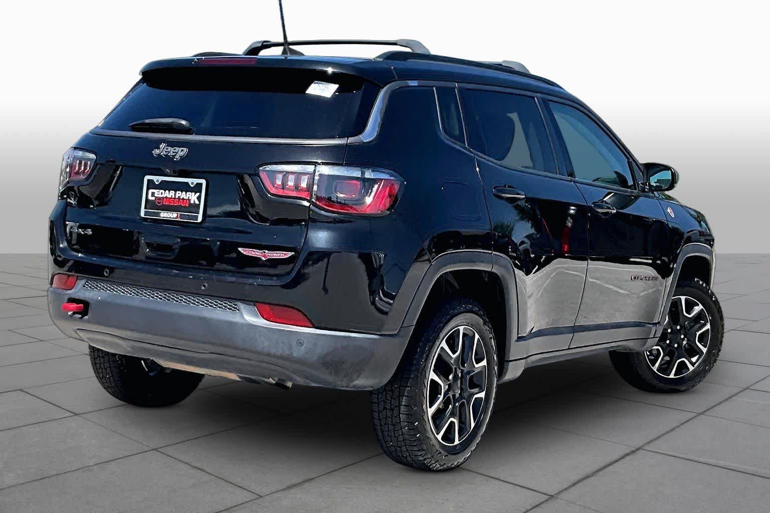 Used 2021 Jeep Compass Trailhawk AWD/4WD image 13