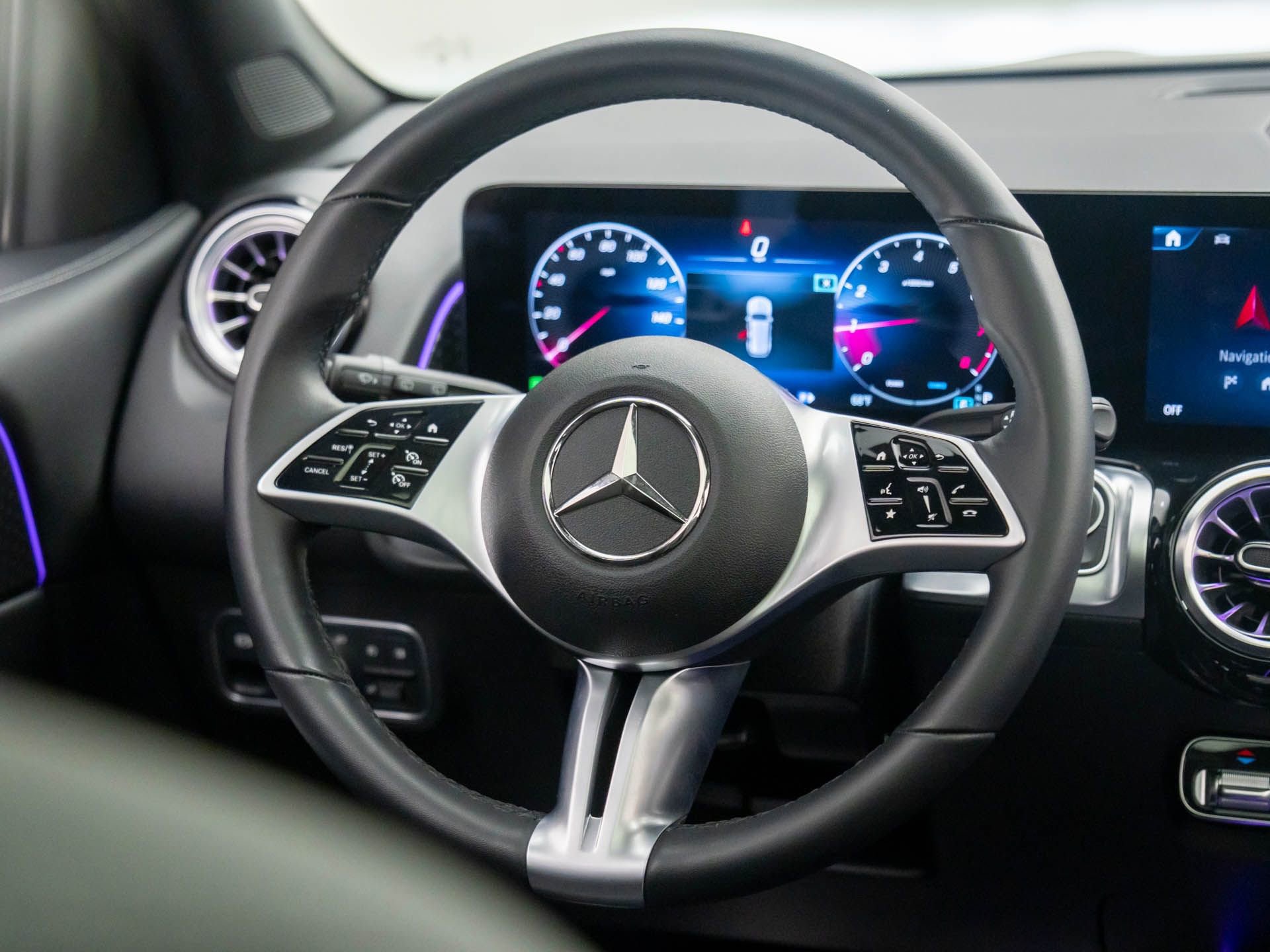 Certified 2024 Mercedes-Benz GLB 250 4MATIC w/ Exclusive Package image 13