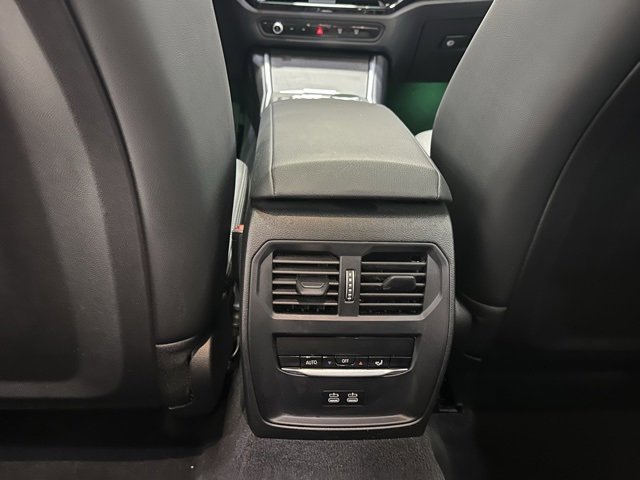 Used 2025 BMW 330i xDrive Sedan w/ Premium Package image 33