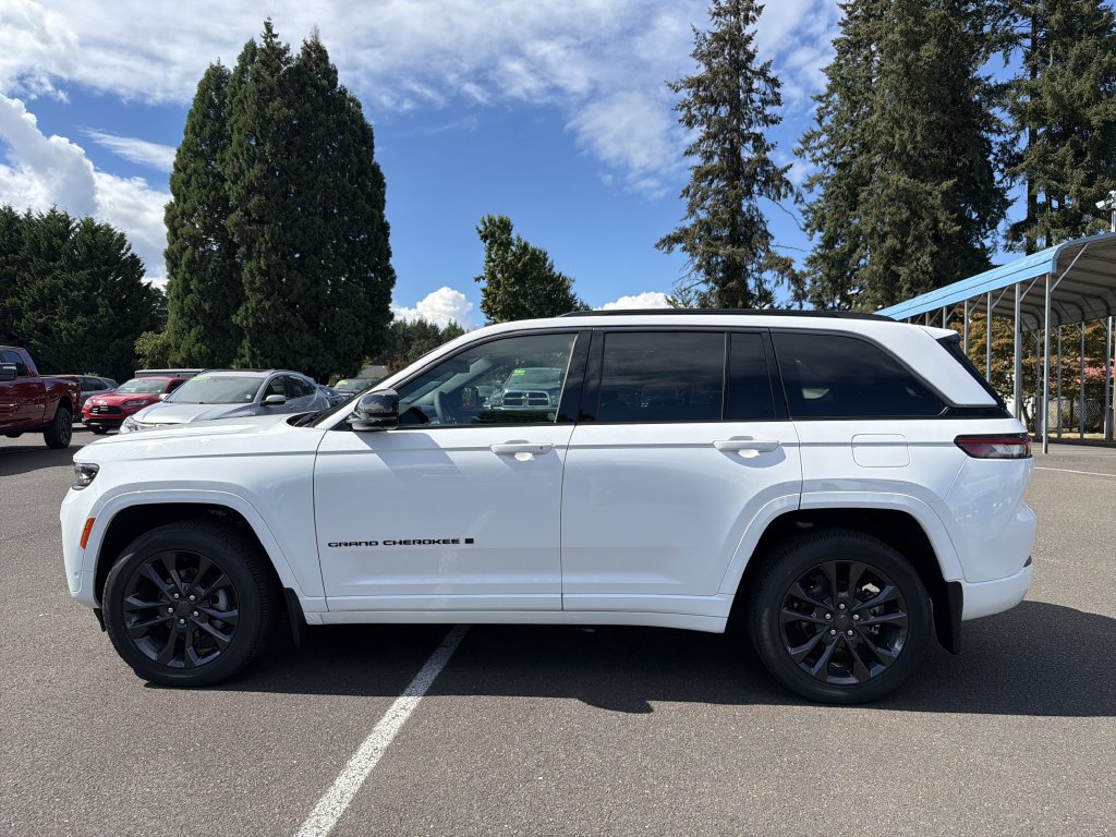 New 2026 Jeep Grand Cherokee Limited AWD/4WD image 2
