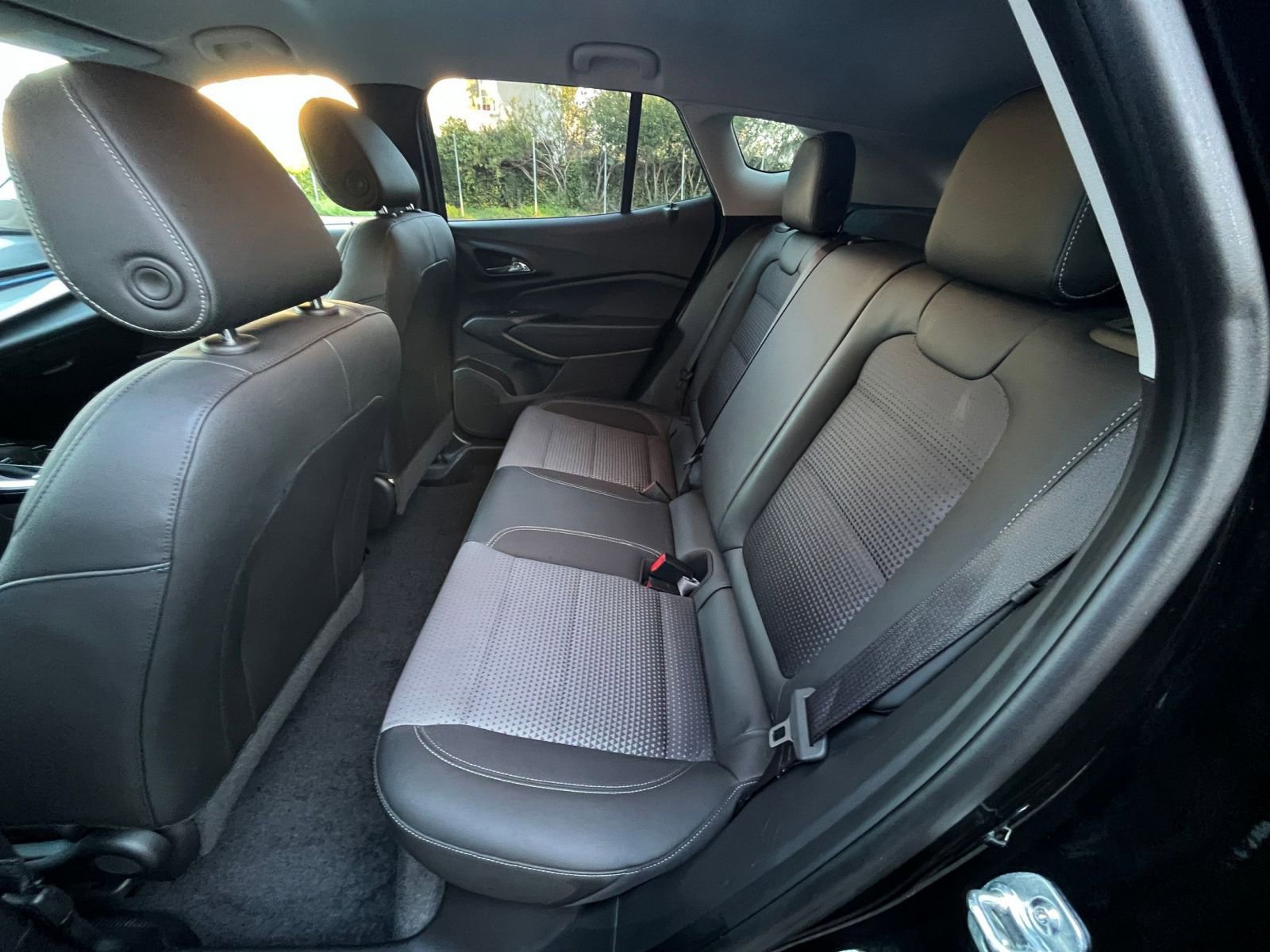 Used 2025 Chevrolet Trax LT image 23