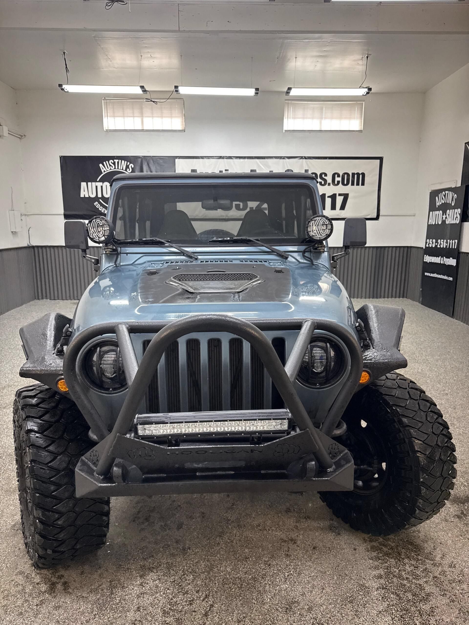 Used 1997 Jeep Wrangler SE AWD/4WD image 2