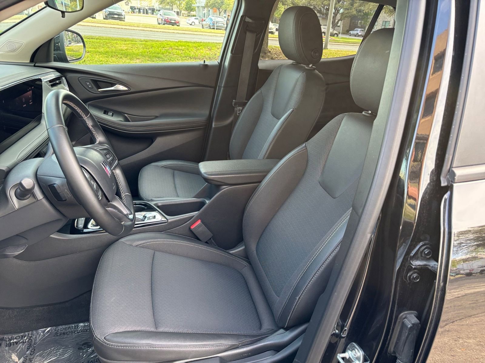 Used 2025 Buick Encore GX Preferred image 31