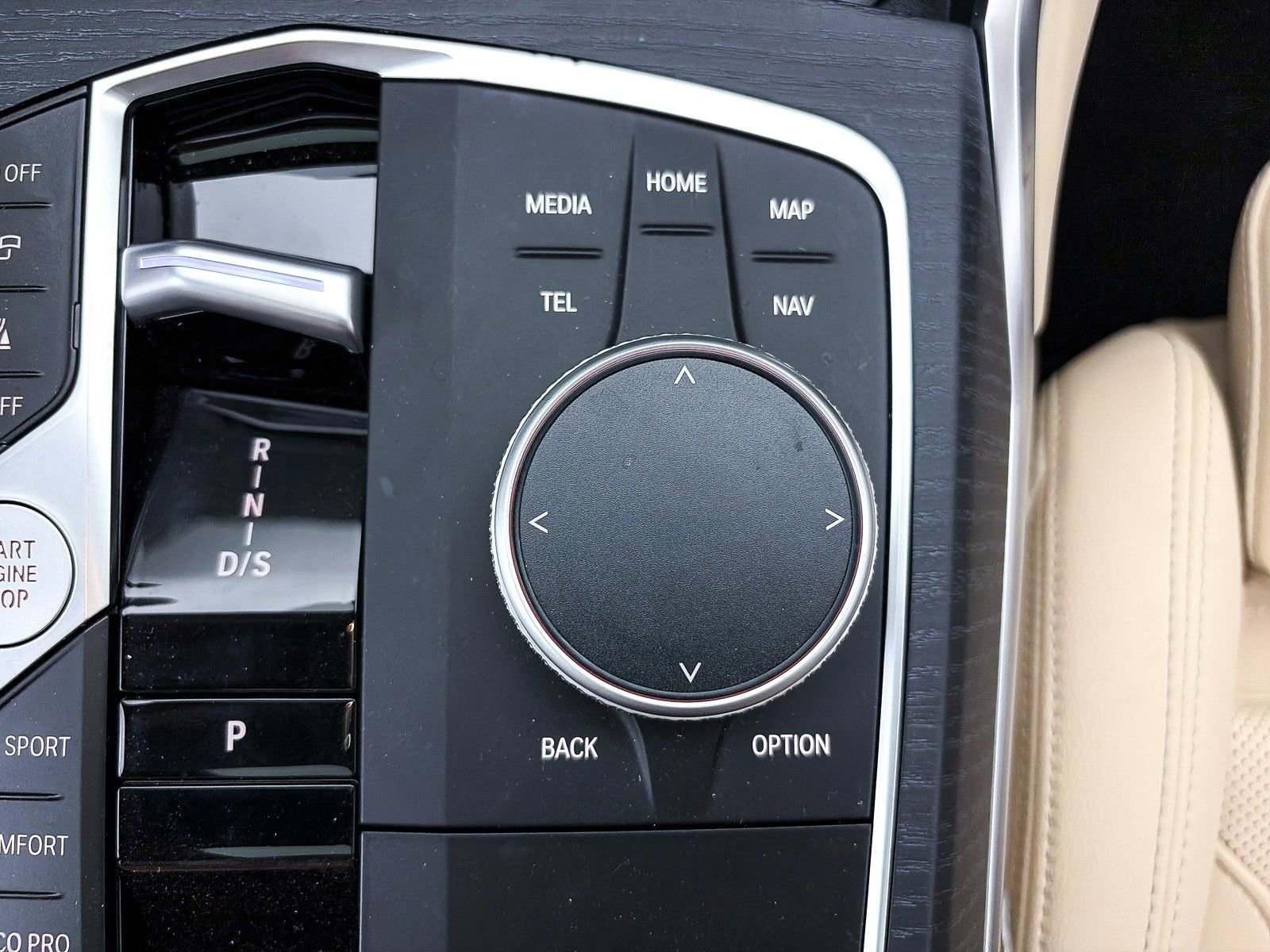 Used 2025 BMW 330i Sedan w/ M Sport Package image 25