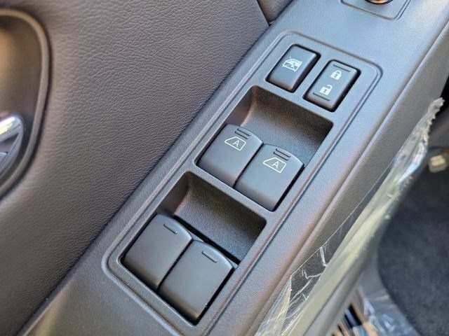 New 2026 Nissan Frontier SV w/ SV Convenience Package RWD image 13